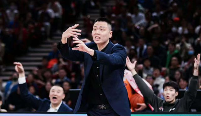 击败天津王哲林确定出战央视直播冰球突破上海男篮拒绝输球！全力(图2)