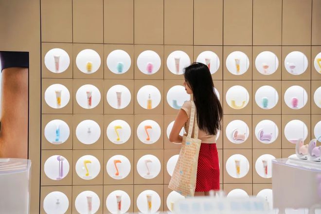 正视欲望｜Shine Brand冰球突破性萧条时代全球男女如何(图8)